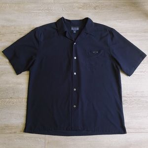 Oakley // Men’s Black Button Up